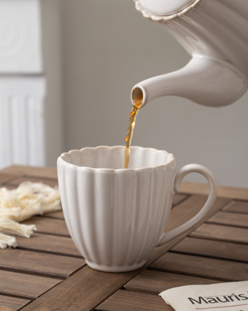 Kaffe-/Teeset: 4x Tasse Cup + 1x Kaffee-/Teekanne »Calla«